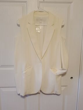 Boston Proper Cream Sleeveless Blazer